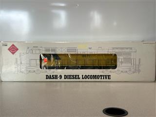 Aristocraft Dash-9 Diesel Locomotive 1:29 CNW 8671 Gauge 1 ART-23007-B